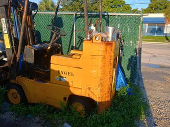 Caterpillar T50B 5000 Lb Forklift Needs Fuel Regulator