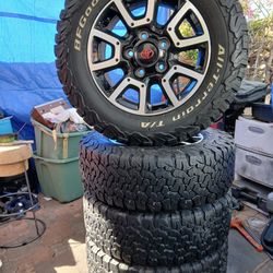 JUEGO DE RRINES PARA TROCAS TOYOTA TUNDRA SECOYA YANTAS BUENAS MEDIDA 18