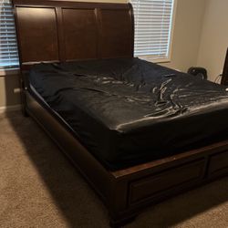 Rooms To Go Sleigh Bed And Dresser Set Mattress Included