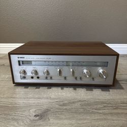 Yamaha CR-420 Natural Sound Stereo Receiver Vintage Wood Case Silver Face
