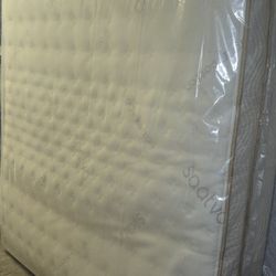 Saatva Classic King Mattress, Luxury Firm, 14.5", Like New