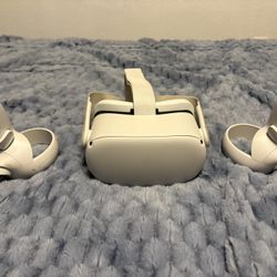 White Meta Quest 2 with Sweat Protector