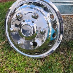 17" 6 Lug Metal Hubcap