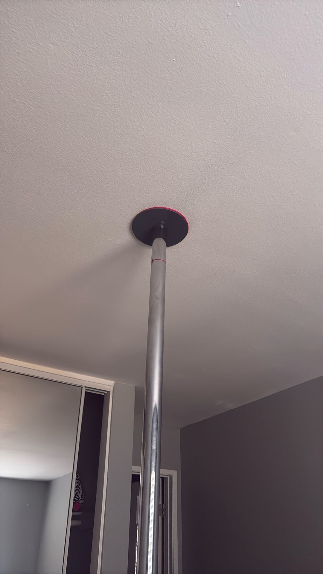 Expandable Stripper Pole