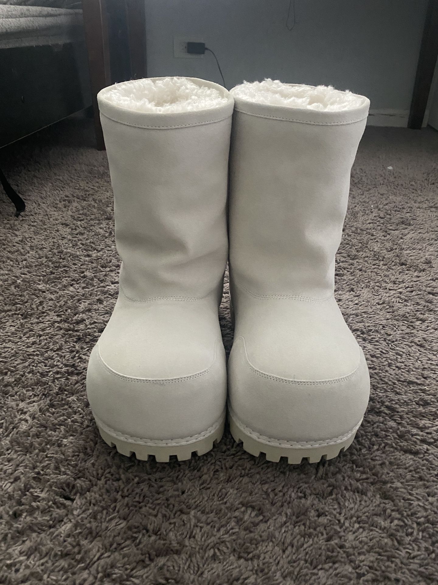Balenciaga Alaska Low White Boots