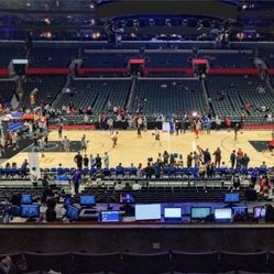 Charlotte Hornets at Los Angeles Lakers 