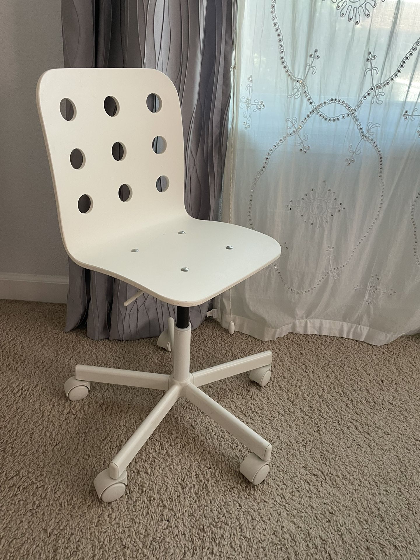 White Ikea Child’s Desk Chair