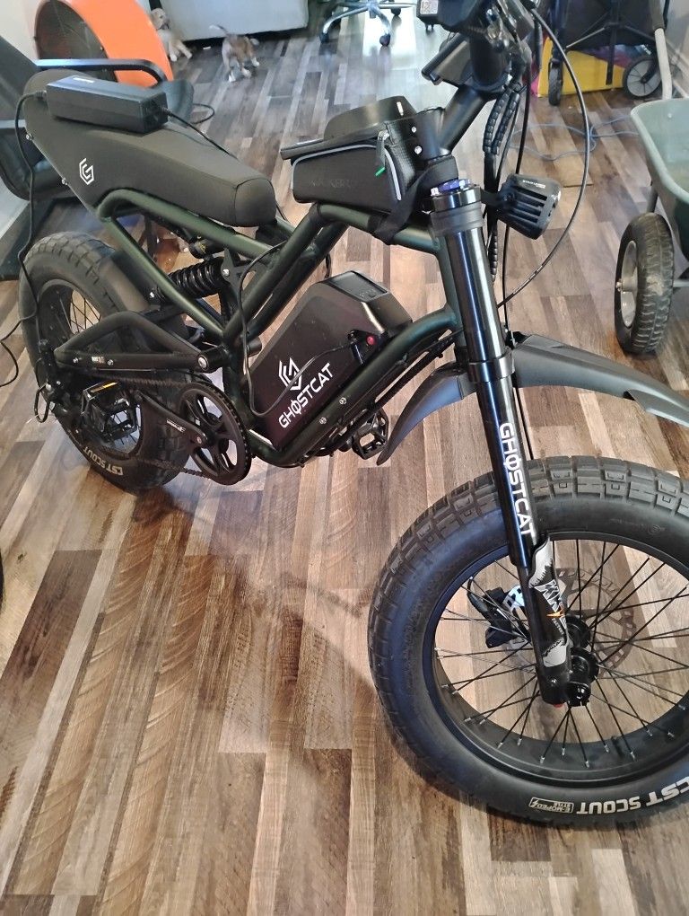 Super Fast Almost New Ghostcat E Bike