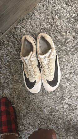 track spikes
