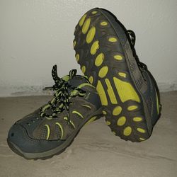 MERRELL BOYS HIKKING SHOES 