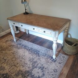 Very Nice Good Quality Desk