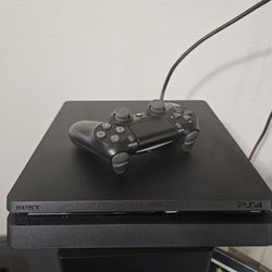 Ps 4 And Controller