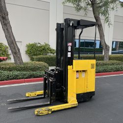Hyster Electric Stand-up Forklift 
