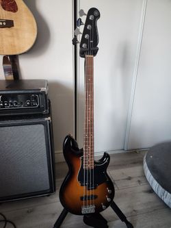 Yamaha BB434 Bass
