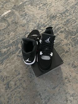 Air Jordan 4 Retro Black White Sneakers