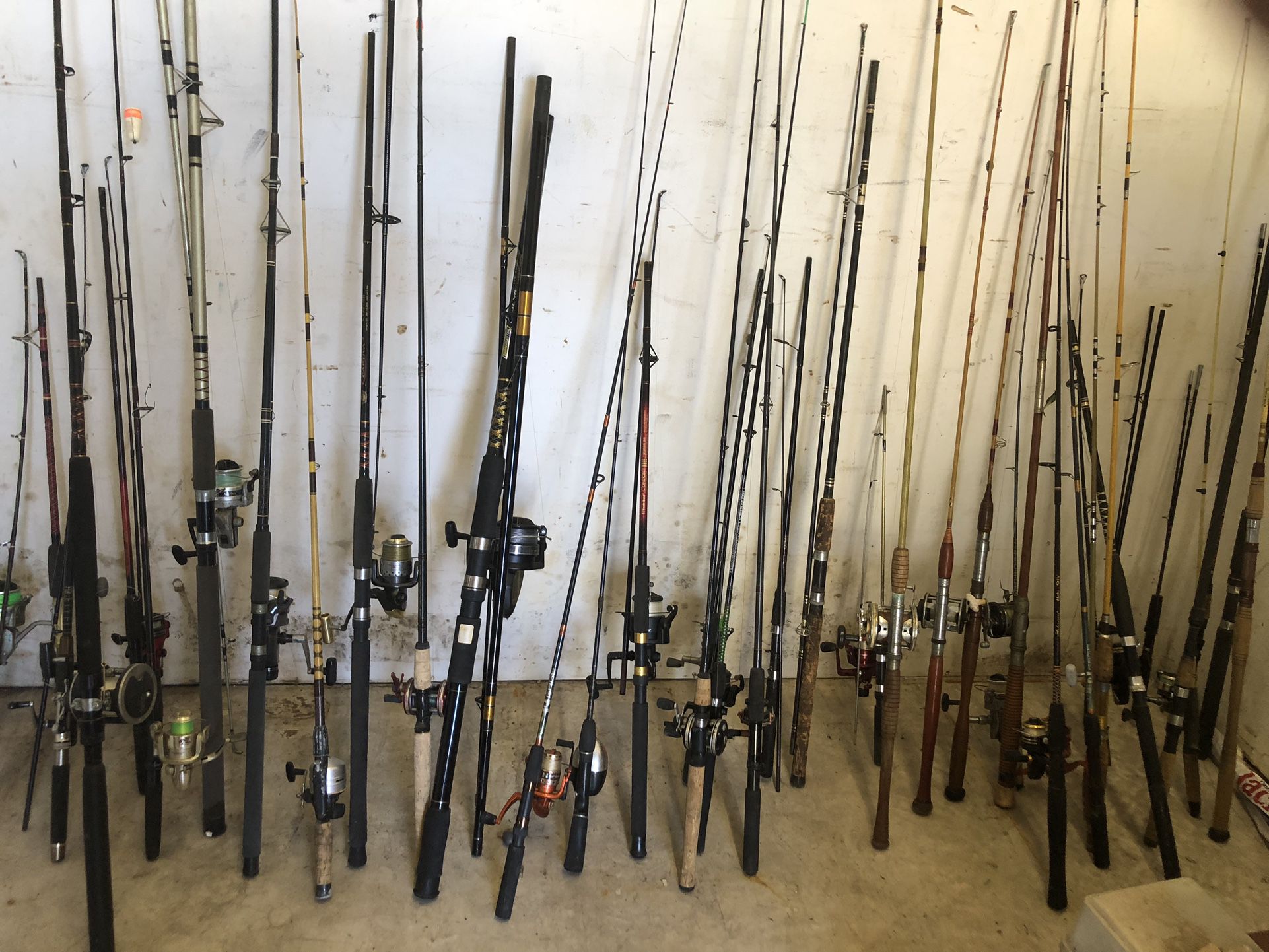 Misc. Fishing Gear-rods-reels -tackle Of All Sorts -Fishing Gaffs. And More