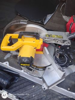 Dw710 compound miter saw 12 inch