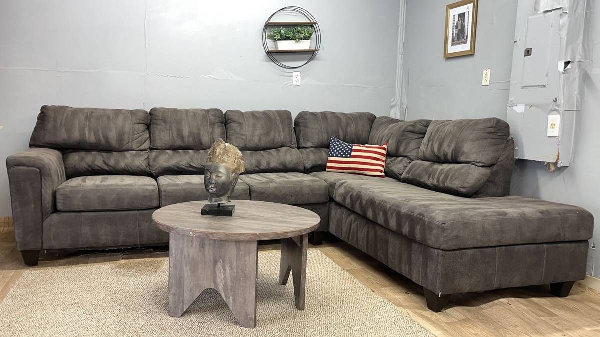 Gray Ashley Furniture 2pc Sectional Sofa with RAF Chaise