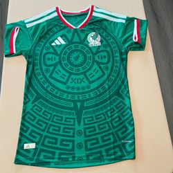 Green Mexico player jersey runs SLIM FIT SIZE S, M,L