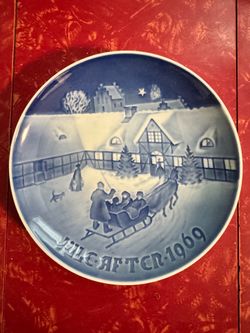 1969 Bing & Grøndahl Arrival of the Christmas Guests Christmas Plate