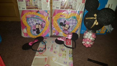 Minnie kouse birthday party decor