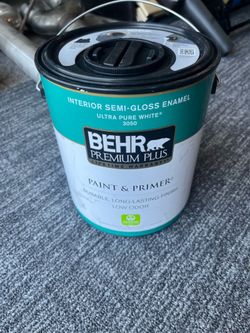 White semi gloss paint