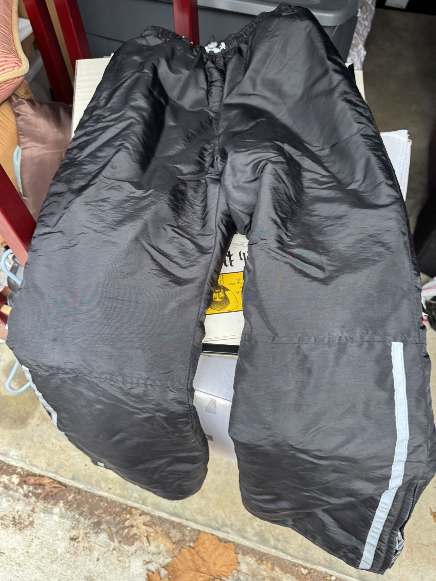 New Legends Children’s Black Snow Pants Size 16 XL