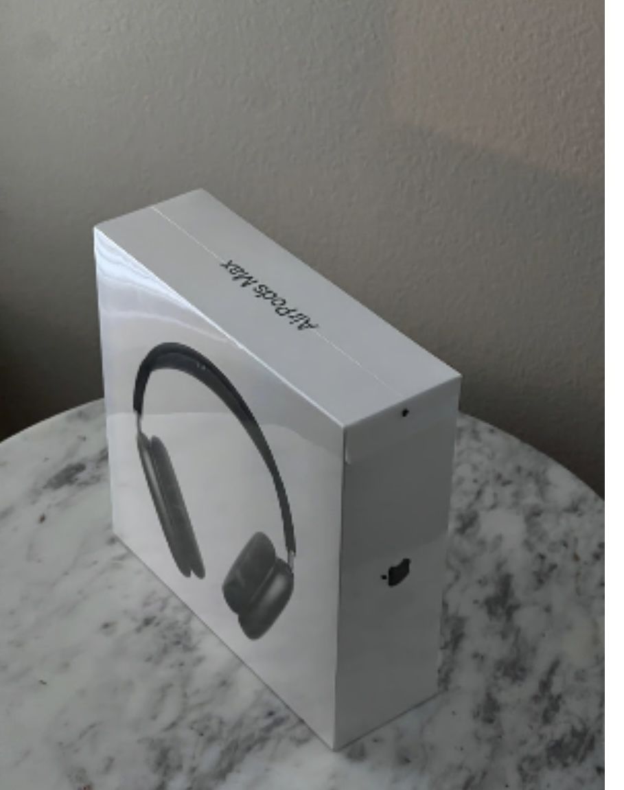 Apple AirPods Max Wireless Over-Ear Headphones, Active Noise Cancelling, Transparency Mode, Personalized Spatial Audio