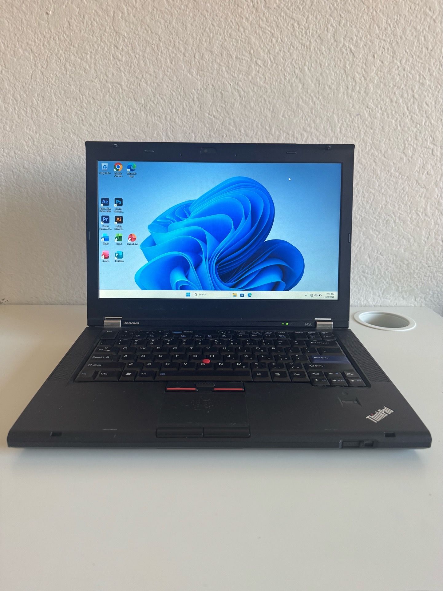 Lenovo thinkpad 14 inch Laptop-Intel i5 8GB RAM 500GB hard drive-Win 11 pro-MS Office+Adobe apps or best offers
