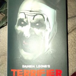 NECA ULTIMATE TERRIFIER 