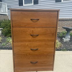 4 Drawer dresser 60 obo NEED GONE