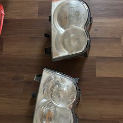 2005-2007 Jeep Grand Cherokee Headlights