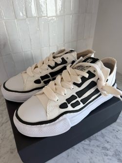 Low-Top Canvas Sneakers Cream Black