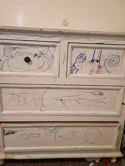 2 white dressers
