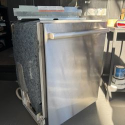 Bosch 800 Series Dishwasher (SHXM78W54N) – Super Quiet, Works Perfectly