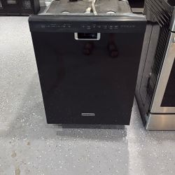 Kitchenaid Dishwasher Perfect Condition We Deliver Install And Remove Old One 