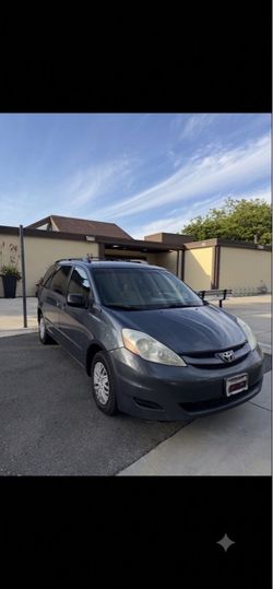 2010 Toyota Sienna