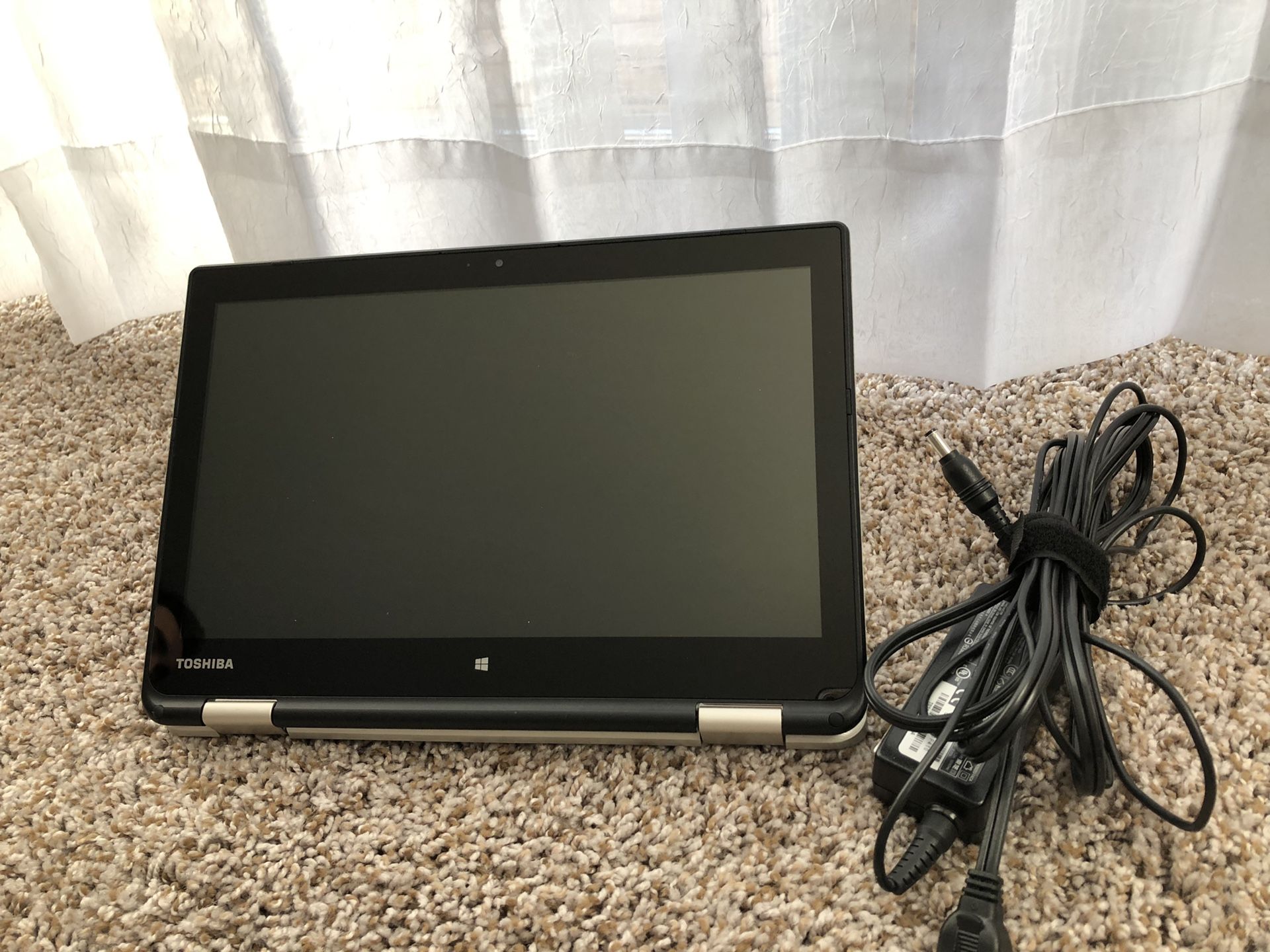 Toshiba 2-1 Touchscreen tablet- Laptop