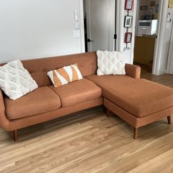 Mid-Century ModernSofa With Chaise