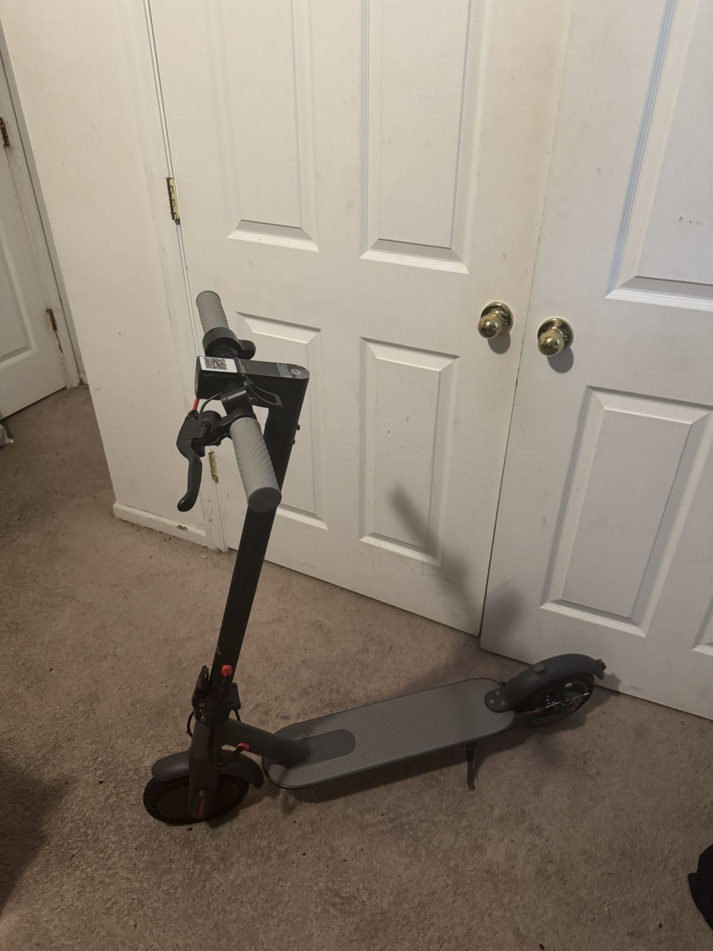 Electric scooter - needs screen