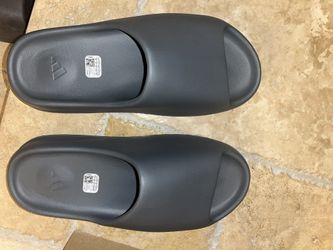 Brand New Slate Grey Yeezy Slide