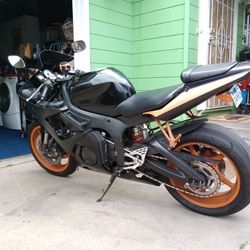 2005 R6