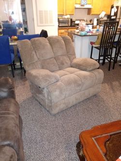 Wide Recliner