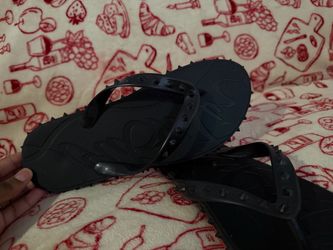 LV SANDALS