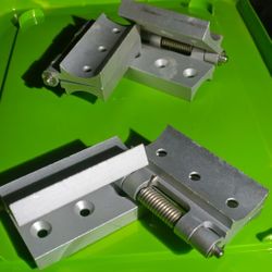 Spring loaded Heavy Duty Hinges2