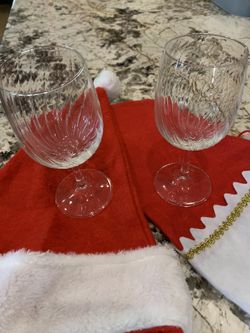 Beautiful Optic Swirl Wine Glasses