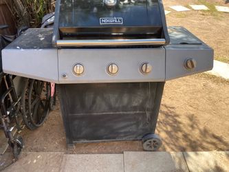 3-Burner Gas Grill With Side Burner
