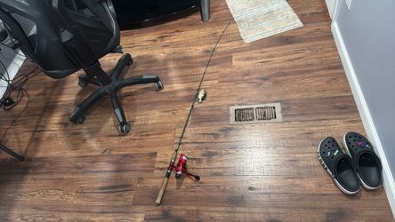 Leland’s lures ultra light fast action 15 lb on the reel