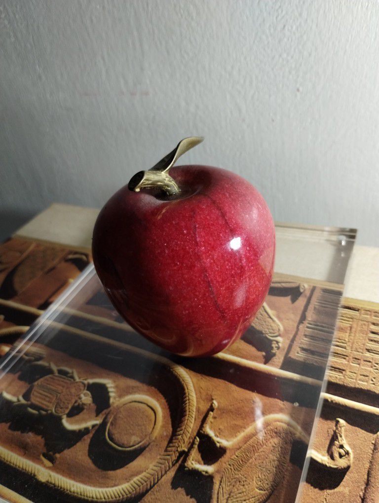 STONE - MARBLE / BRASS RED APPLE PAPERWEIGHT 3.8" - EB