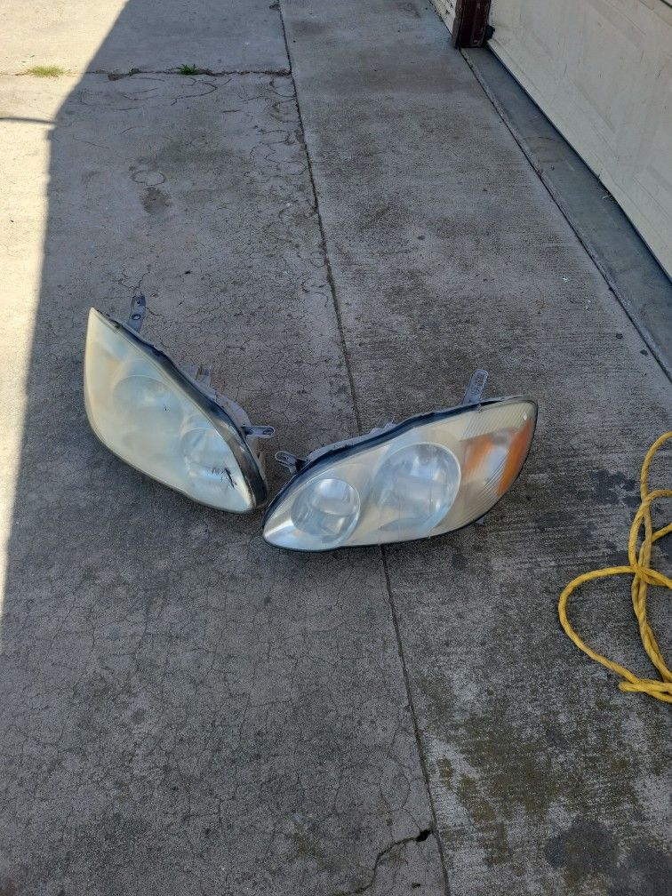 Toyota Corrolla Headlights